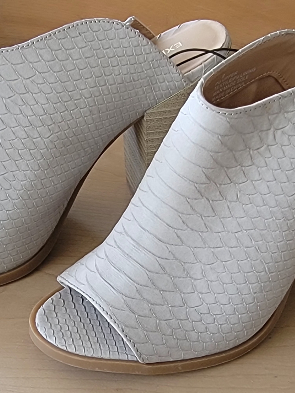 Express Cream Textured Peep-Toe Mule Slides - Picture 4 of 6